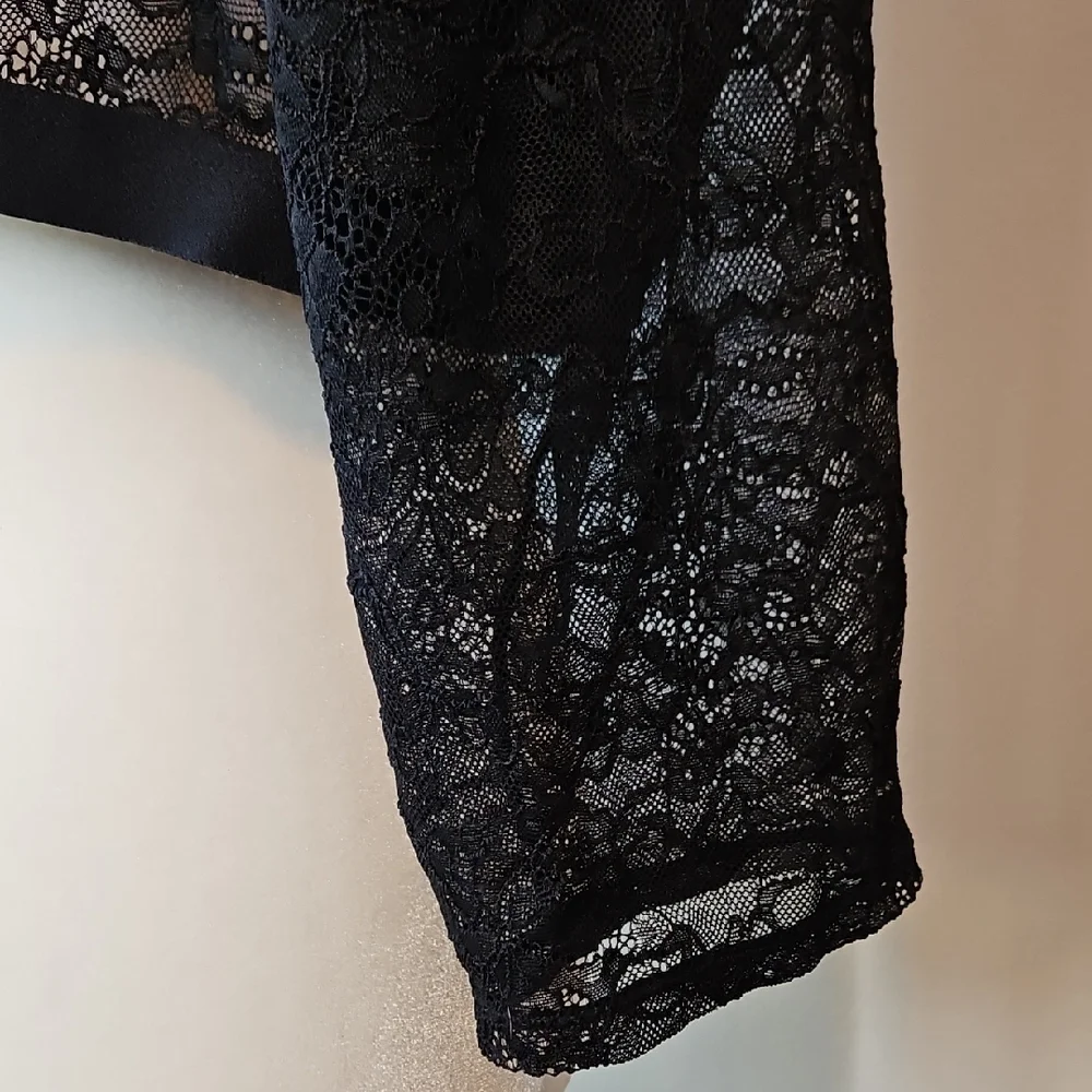 Torrid Curve Black Lace Under-It-All Crop Long Sleeve Top Bra Size 3 - Picture 8 of 12